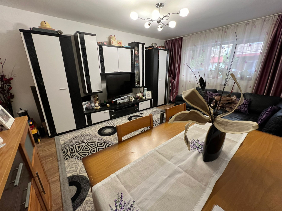 Apartament de 2 camere, 64 mp, zona Vivo