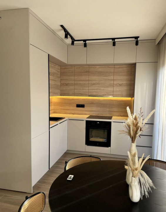 Casa insiruita, 80 mp utili, 28 mp terasa, parcare, zona Casa Zanelor