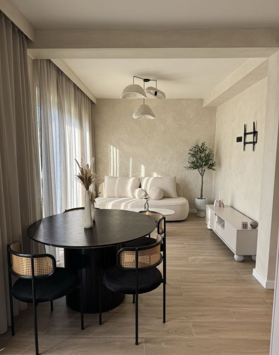 Casa insiruita, 80 mp utili, 28 mp terasa, parcare, zona Casa Zanelor