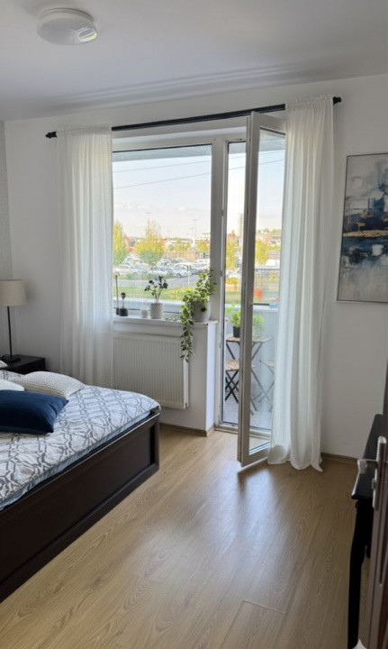 Apartament de 3 camere, 70 mp, parcare, zona Vivo