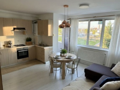 Apartament de 3 camere, 70 mp, parcare, zona Vivo