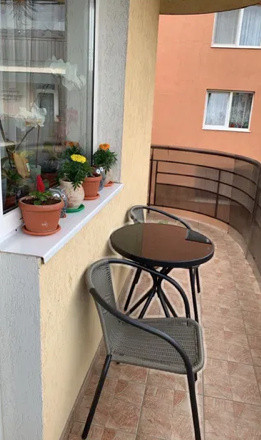 Apartament de 2 camere decomandate, etaj intermediar, strada Eroilor