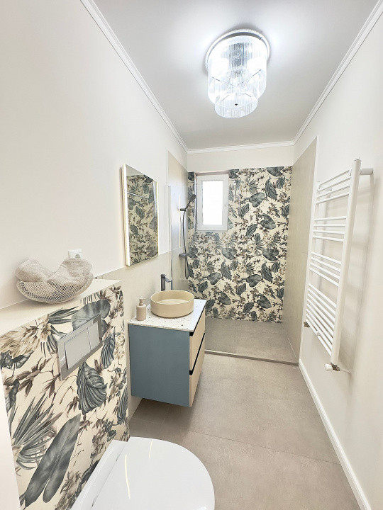 Apartament cochet cu terasa de 23 mp, bloc nou, parcare, zona Terra