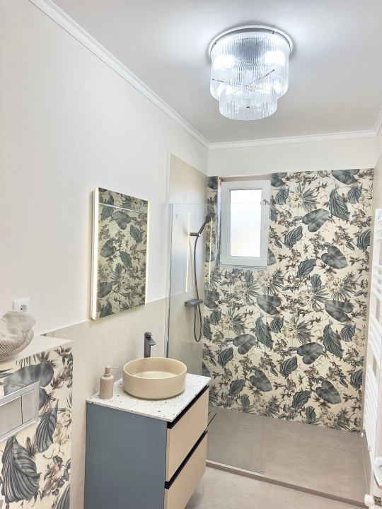 Apartament cochet cu terasa de 23 mp, bloc nou, parcare, zona Terra