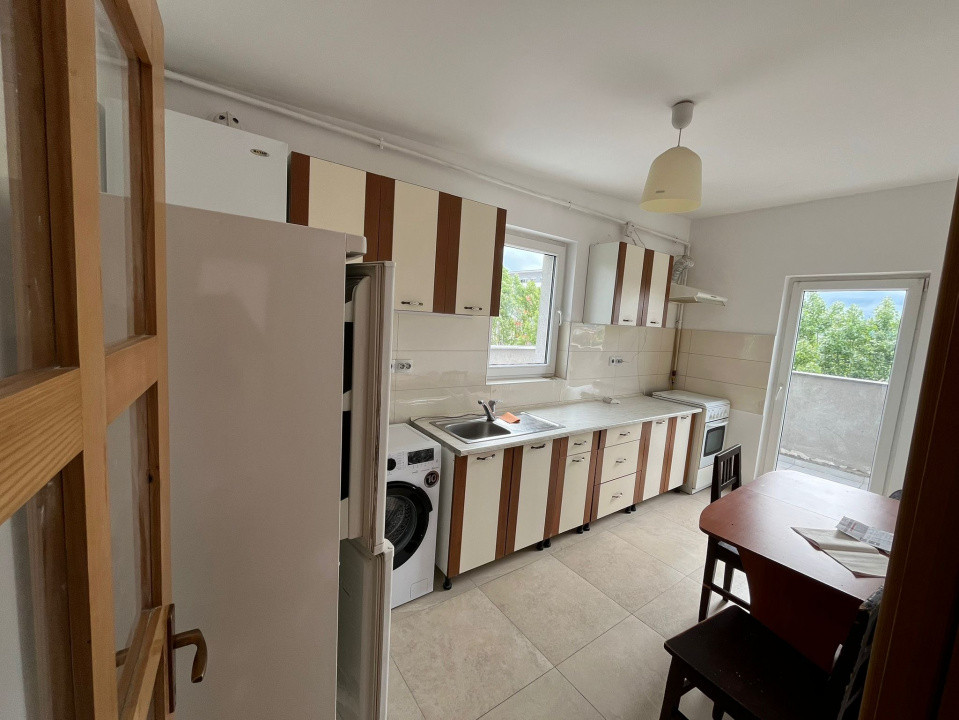 Apartament de 3 camere, 60 mp, terasa, garaj, zona VIvo