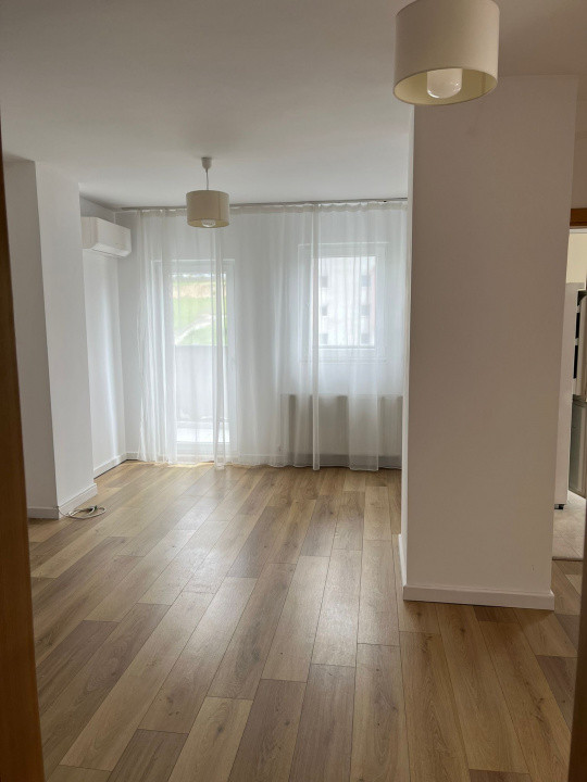 Apartament de 3 camere, 60 mp, terasa, garaj, zona VIvo