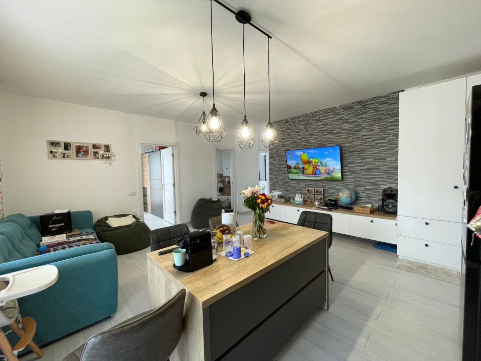 Penthouse de 3 camere, lift, 2 parcari subterane, zona KIK