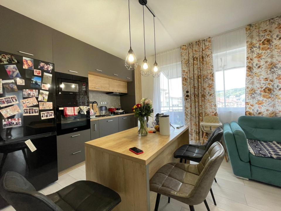 Penthouse de 3 camere, lift, 2 parcari subterane, zona KIK