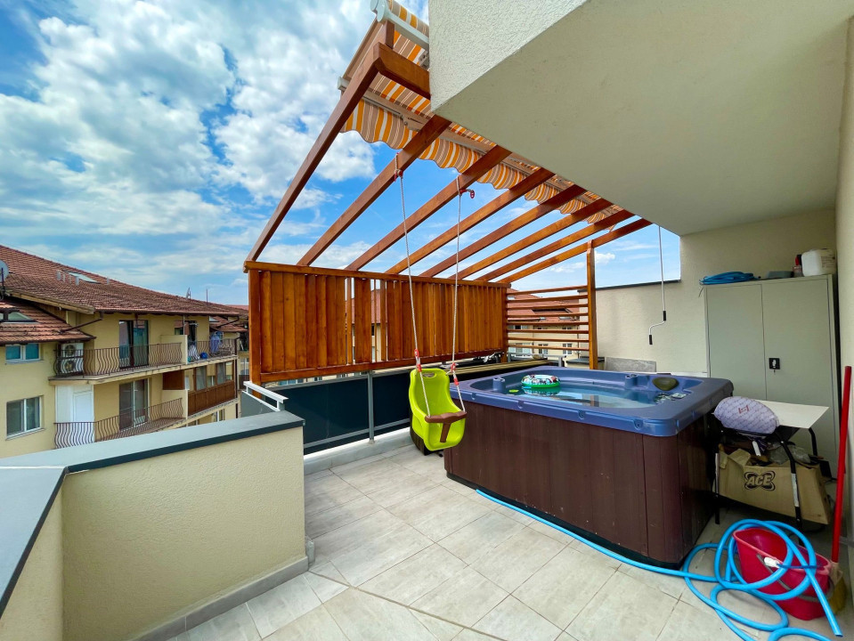 Penthouse de 3 camere, lift, 2 parcari subterane, zona KIK