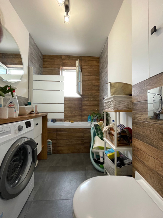 Penthouse de 3 camere, lift, 2 parcari subterane, zona KIK