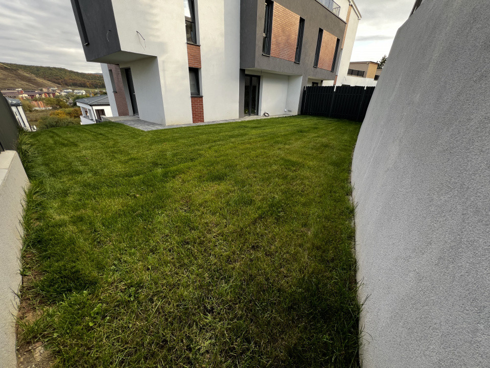 Duplex cu 4 dormitoare, garaj, terasa, zona Fagului