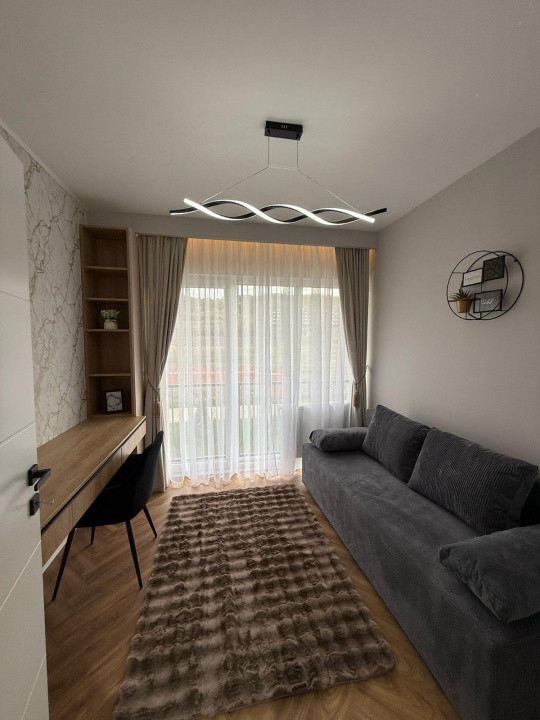 Apartament cochet de 3 camere, grădina de 10 mp, parcare, zona Terra