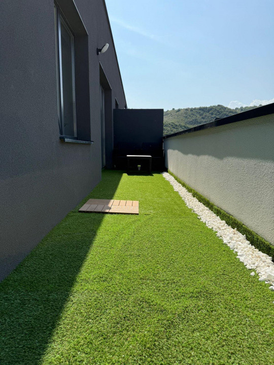 Apartament modern de 3 camere, terasa de 14 mp, parcare subterana, zona Terra