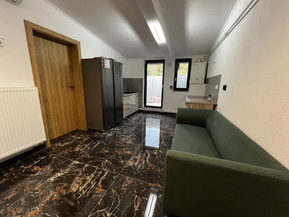 Apartament de 3 camere, 60 mp, 25 mp terasa, Zona Vivo