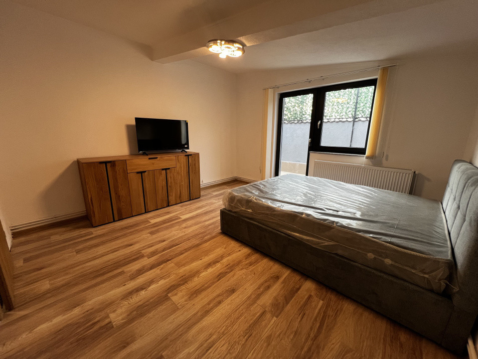 Apartament de 3 camere, 60 mp, 25 mp terasa, Zona Vivo