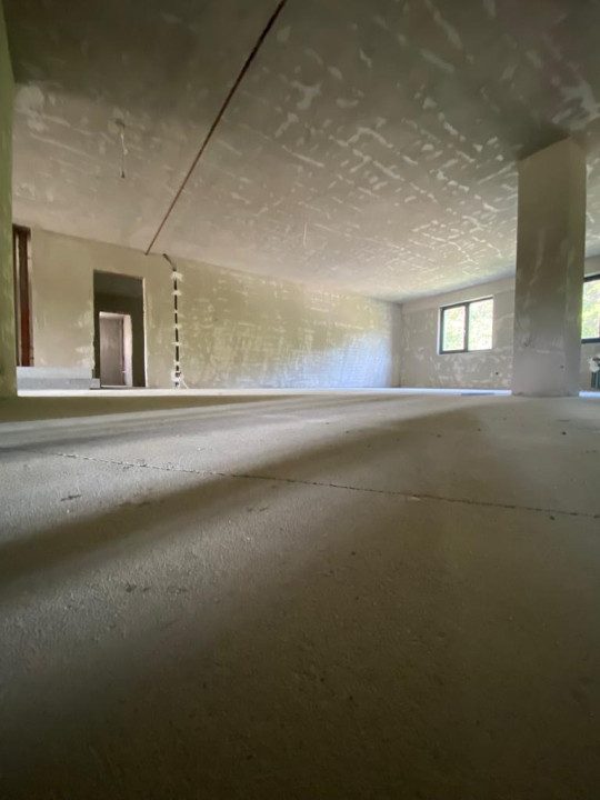 Apartament de 3 camere, 2 bai,  86 mp, Zona Vivo