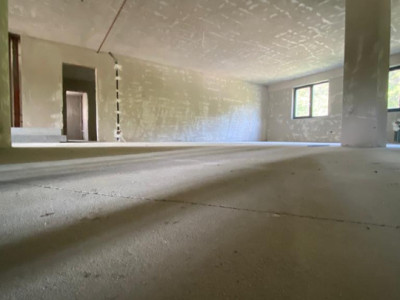 Apartament de 3 camere, 2 bai,  86 mp, Zona Vivo