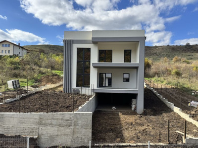 Casa individuala, 200 mp utili, 500 mp teren, Valea Garbaului