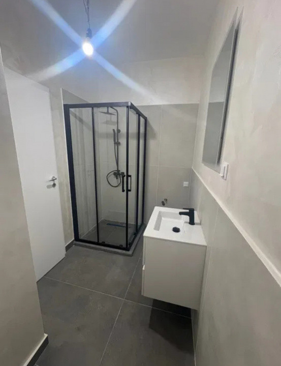 Apartament cu 2 camere, 45 mp, parcare, zona Eroilor