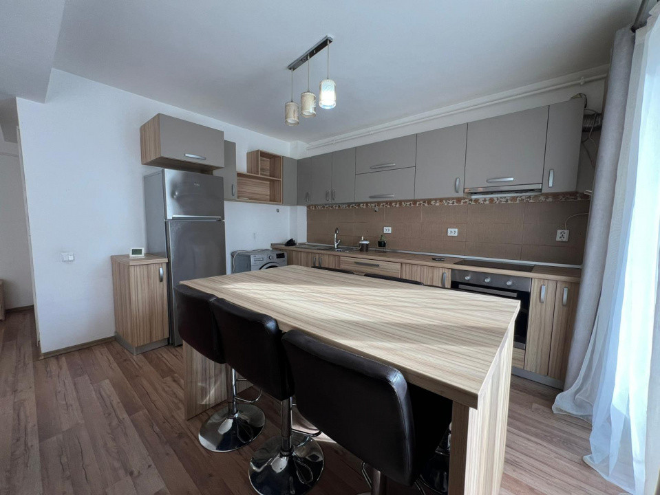 Apartament de 3 camere, 61 mp, loc de parcare, str. Porii/Eroilor