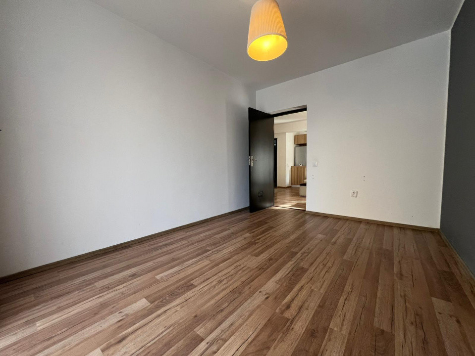 Apartament de 3 camere, 61 mp, loc de parcare, str. Porii/Eroilor