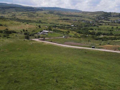 Teren intravilan, 1000mp, zona Sopor