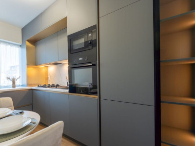 Apartament de 2 camere decomandat, 56 mp, parcare, Zona Terra