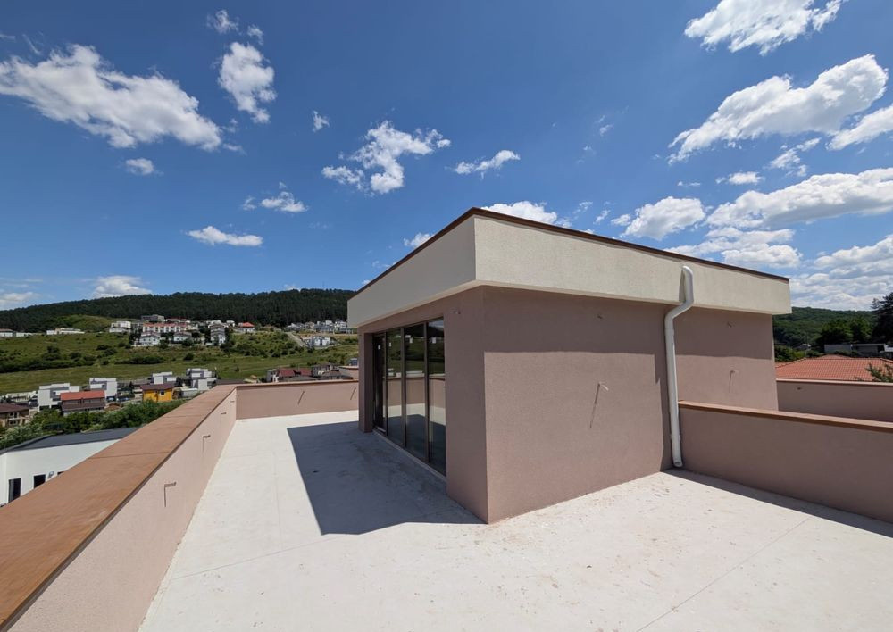 Duplex de 5 camere, 119 mp, 200mp curte, zona Tautiului