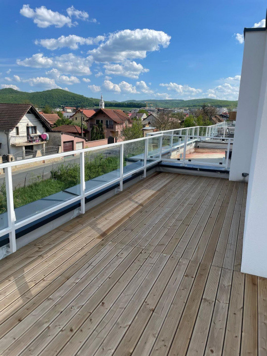 Casa insiruita, 80 mp utili, 28 mp terasa, parcare, zona Casa Zanelor