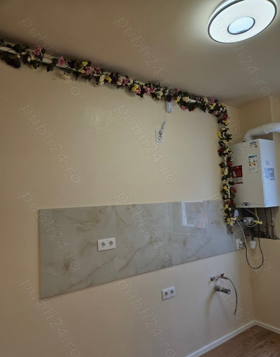 Apartament de 2 camere, 37 mp, parcare, zona Eroilor