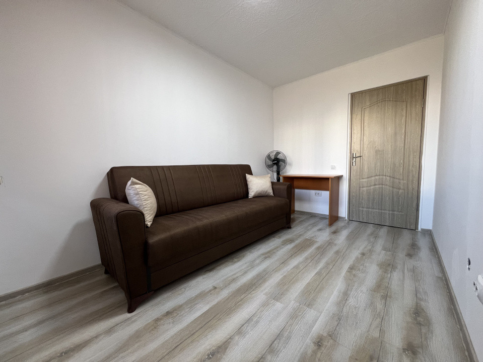 Apartament de 3 camere, 2 parcari, boxa, Str. Fagului