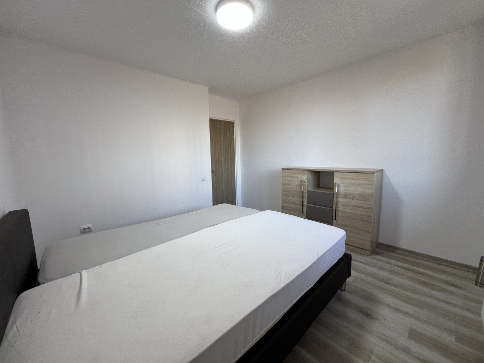Apartament de 3 camere, 2 parcari, boxa, Str. Fagului