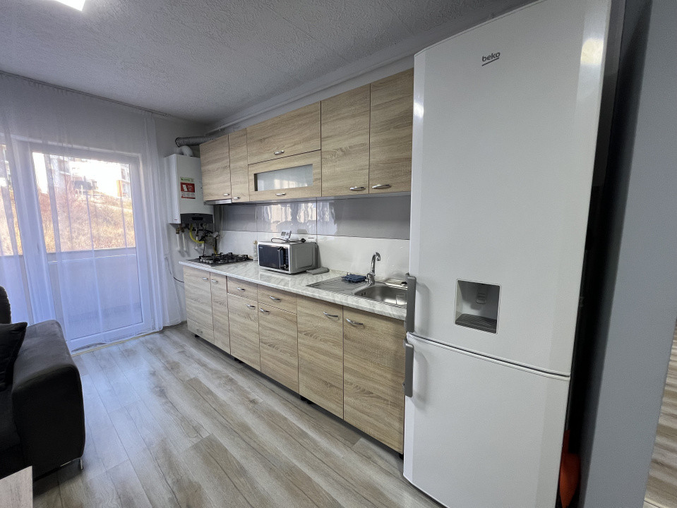 Apartament de 3 camere, 2 parcari, boxa, Str. Fagului