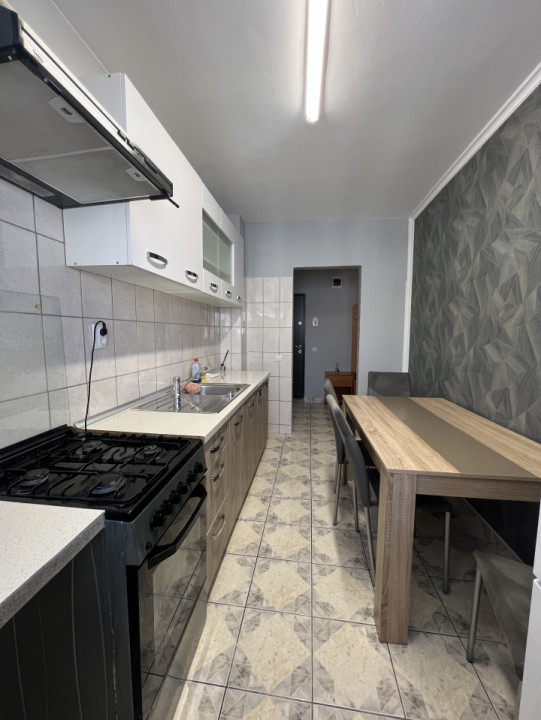 Apartament de 2 camere decomandate,  55 mp, parcare, Profi Eroilor
