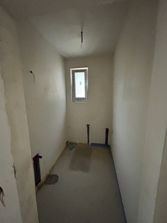 Apartament de 3 camere, 2 bai, 67mp, 50 mp terasa, zona Teilor