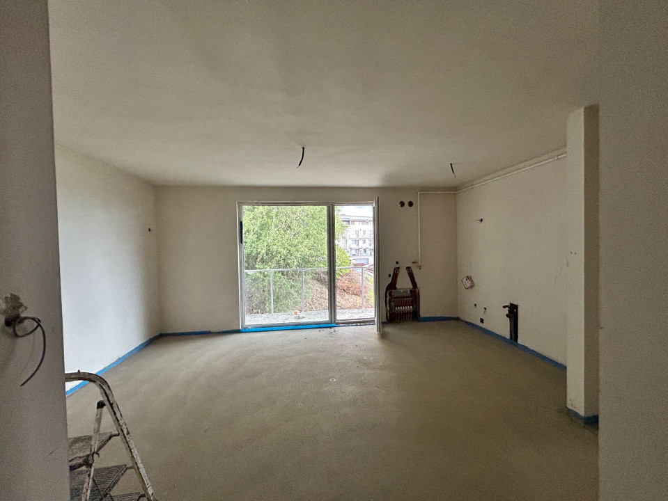 Apartament de 3 camere, 2 bai, 62mp, 75 mp terasa, zona Teilor