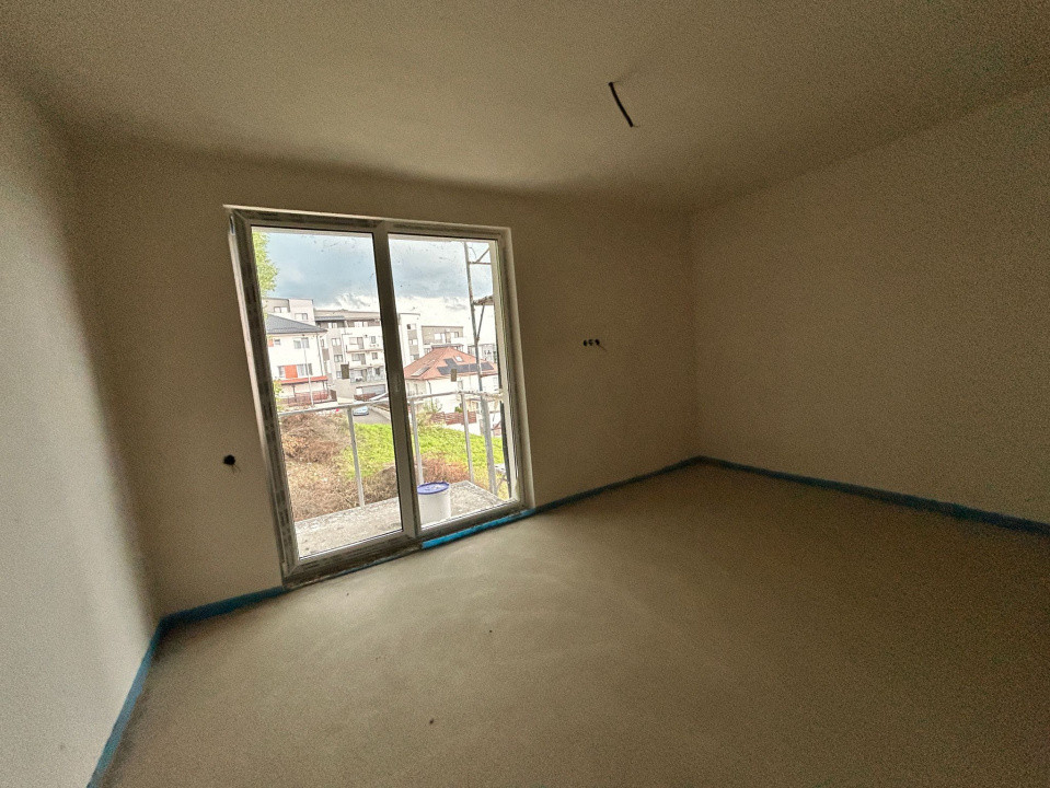 Apartament de 3 camere, 2 bai, 62mp, 75 mp terasa, zona Teilor