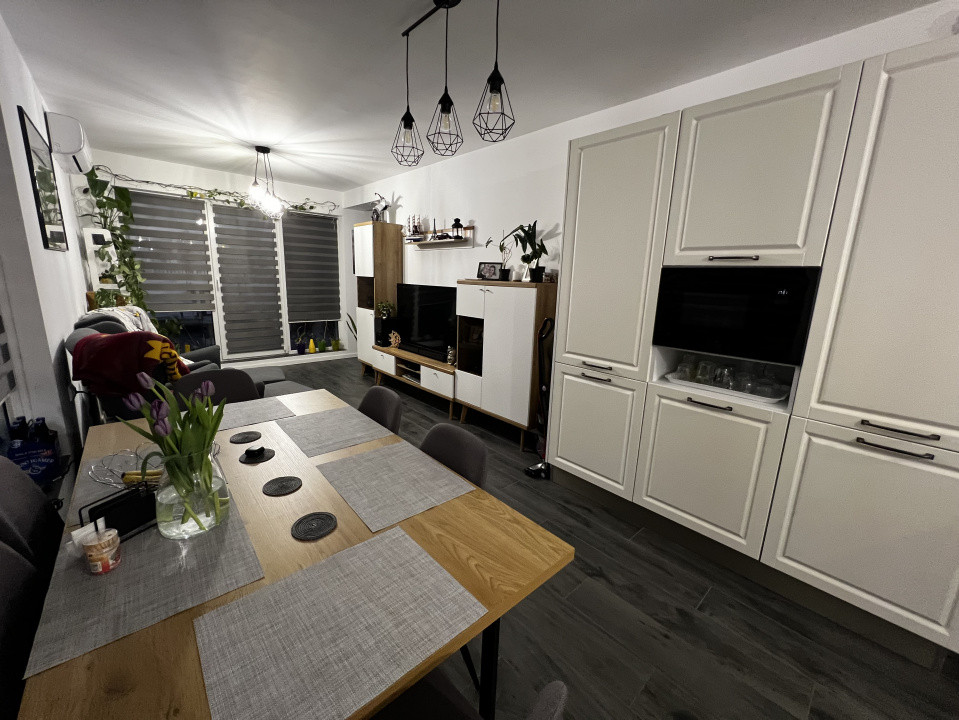 Apartament de 3 camere, 63 mp, 88 mp terasa, parcare, zona Cetatii