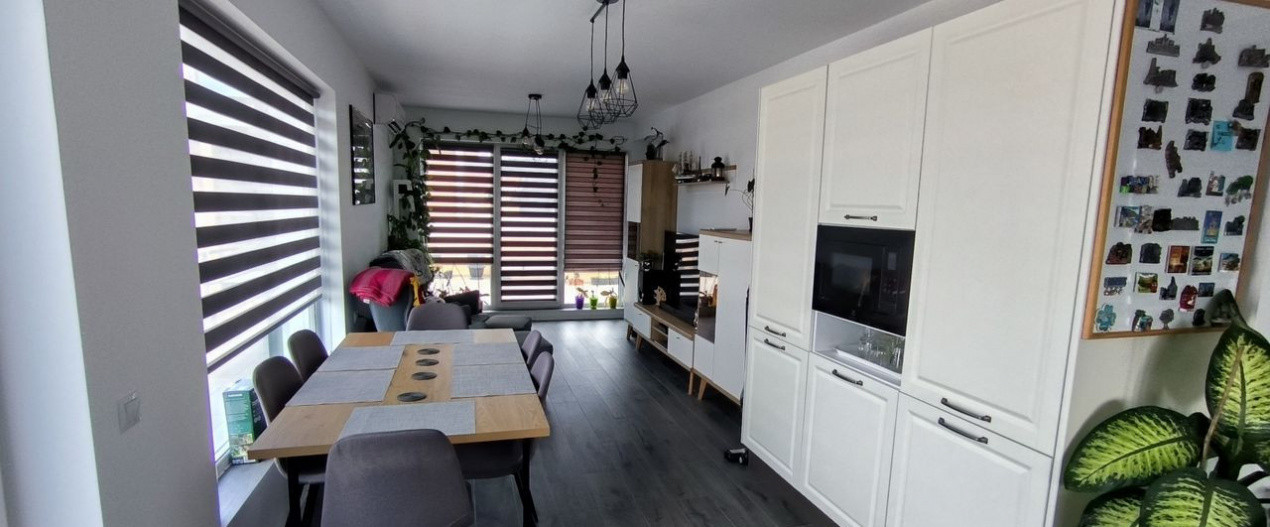 Apartament de 3 camere, 63 mp, 88 mp terasa, parcare, zona Cetatii