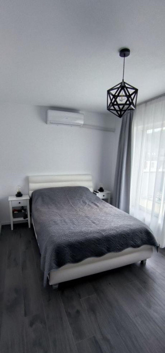 Apartament de 3 camere, 63 mp, 88 mp terasa, parcare, zona Cetatii