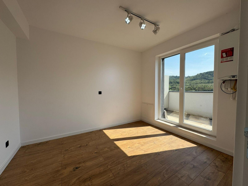 Apartament de 2 camere decomandate, 52 mp, 34 mp terasa, Zona Urusagului