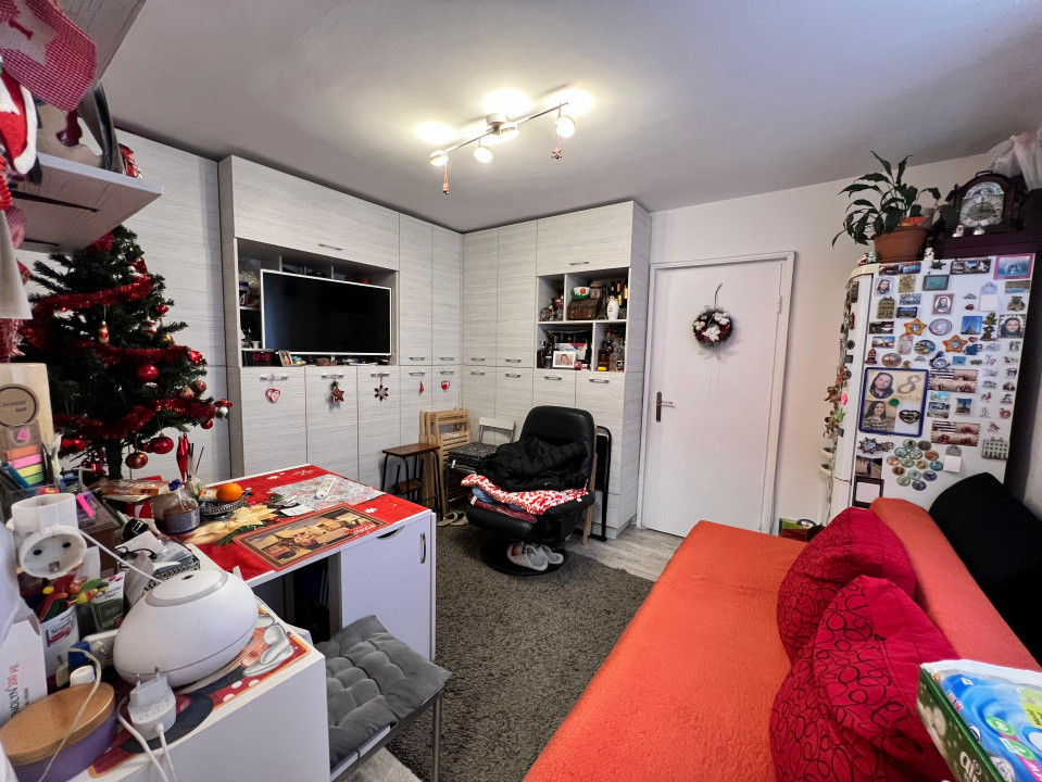 Apartament de 2 camere, 32 mp, zona P-ta Flora