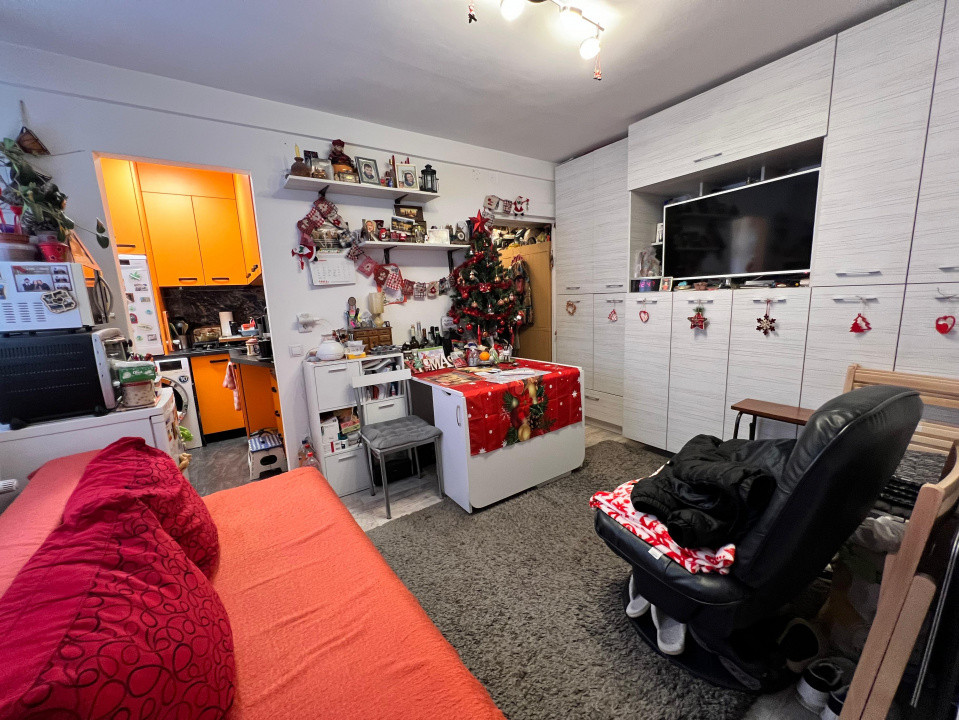 Apartament de 2 camere, 32 mp, zona P-ta Flora