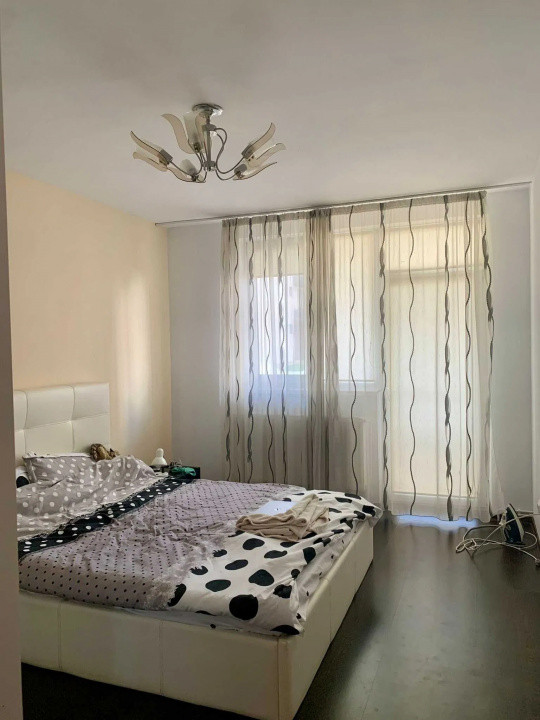 Apartament de 3 camere, 63 mp, parcare, str Tineretului