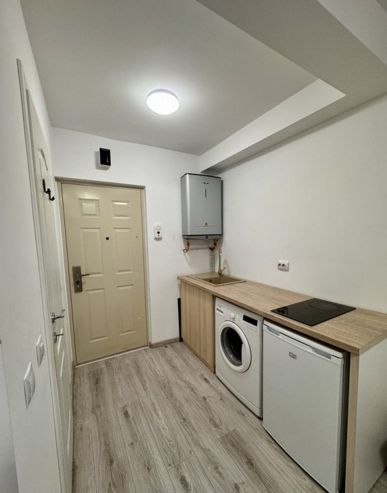 Garsoniera, 15 mp, zona Plopilor