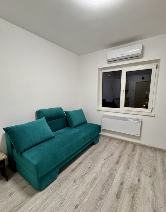 Garsoniera, 15 mp, zona Plopilor