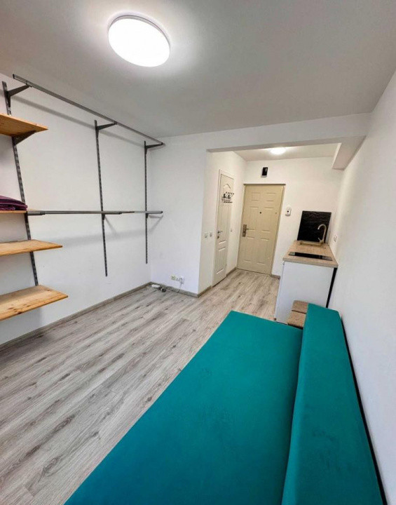 Garsoniera, 15 mp, zona Plopilor