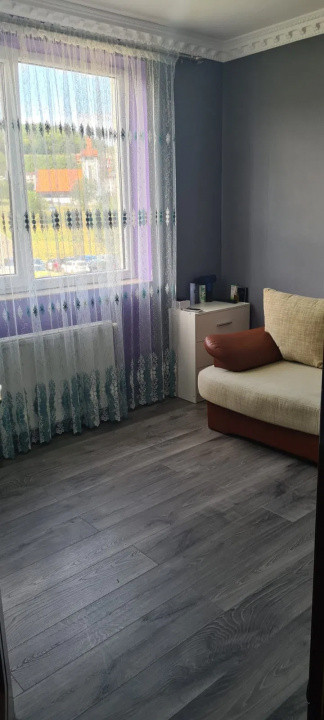 Apartament de 2 camere, boxa, parcare, str Stejarului