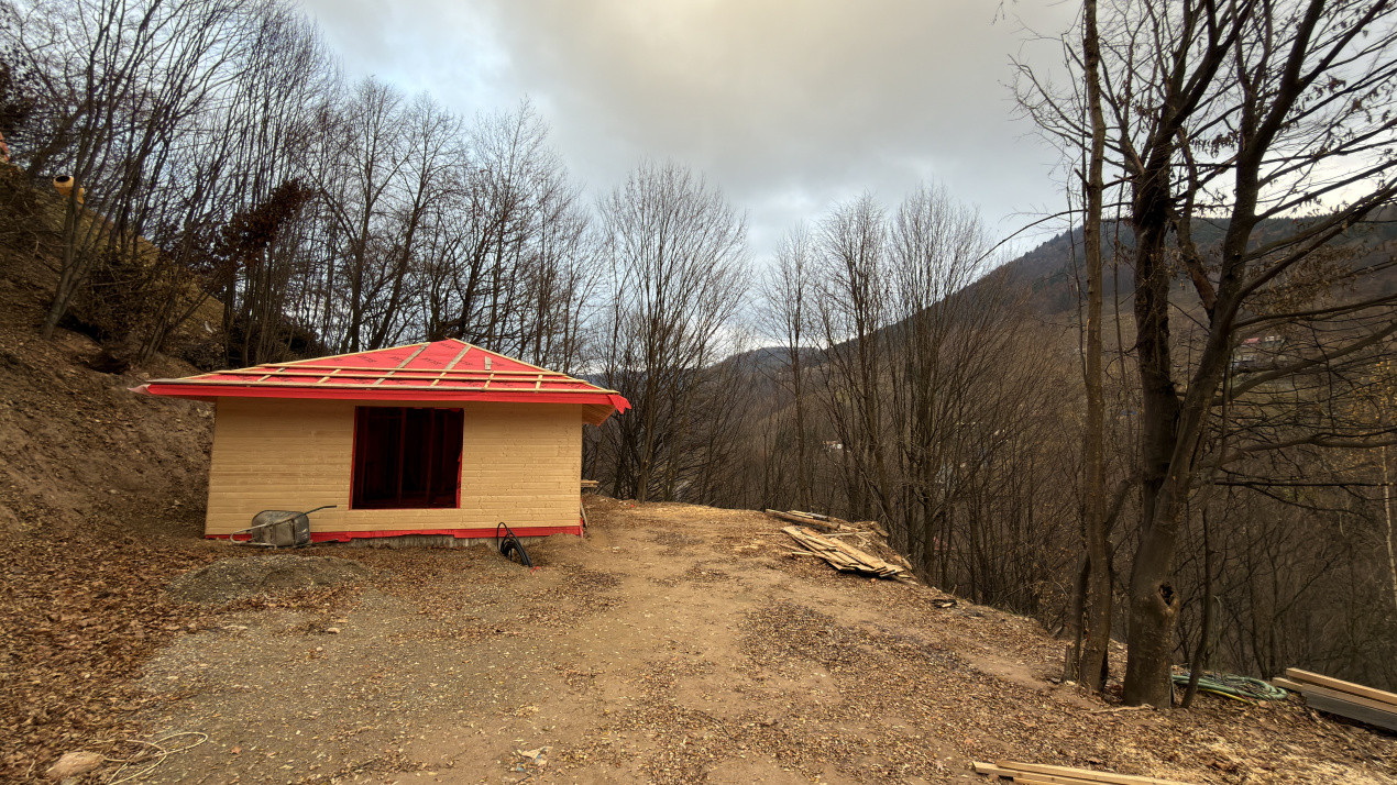 Cabane de Vanzare, 3 camere, 2 Bai, 60mp, Zona Valea Ierii