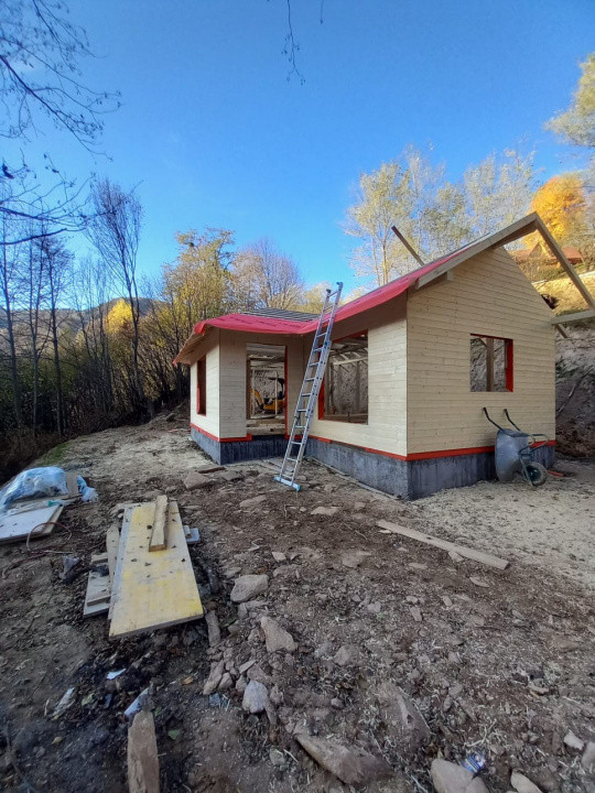 Cabane de Vanzare, 3 camere, 2 Bai, 60mp, Zona Valea Ierii